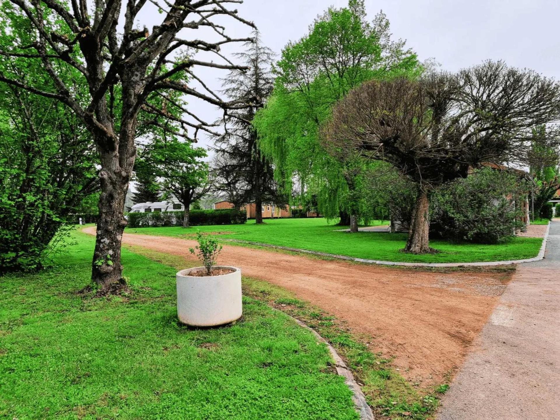 Camping De Charlieu - Mobile Home Екстер'єр фото